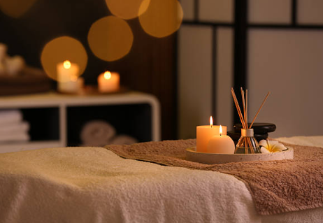 Espaço terapêutico profissional para massagem tântrica com ambiente acolhedor e privativo